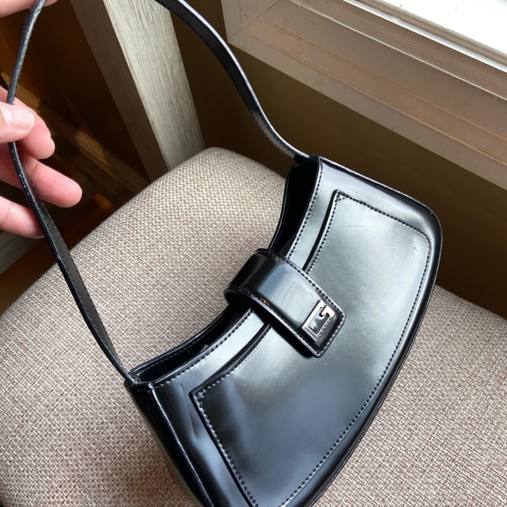 Vintage 2000’s Guess Shoulder Bag